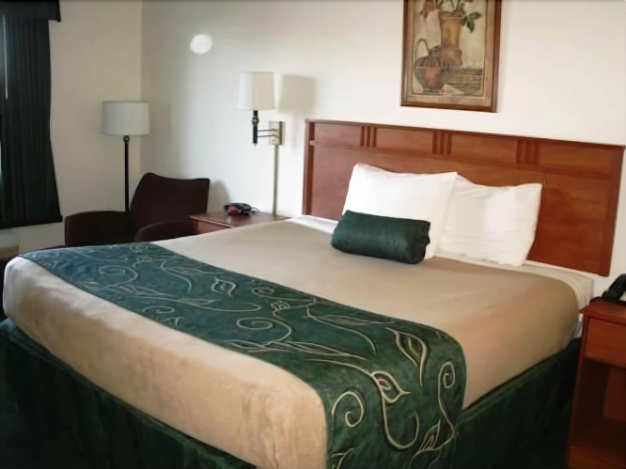 Travelodge By Wyndham Clinton Valley West Court Ruang foto