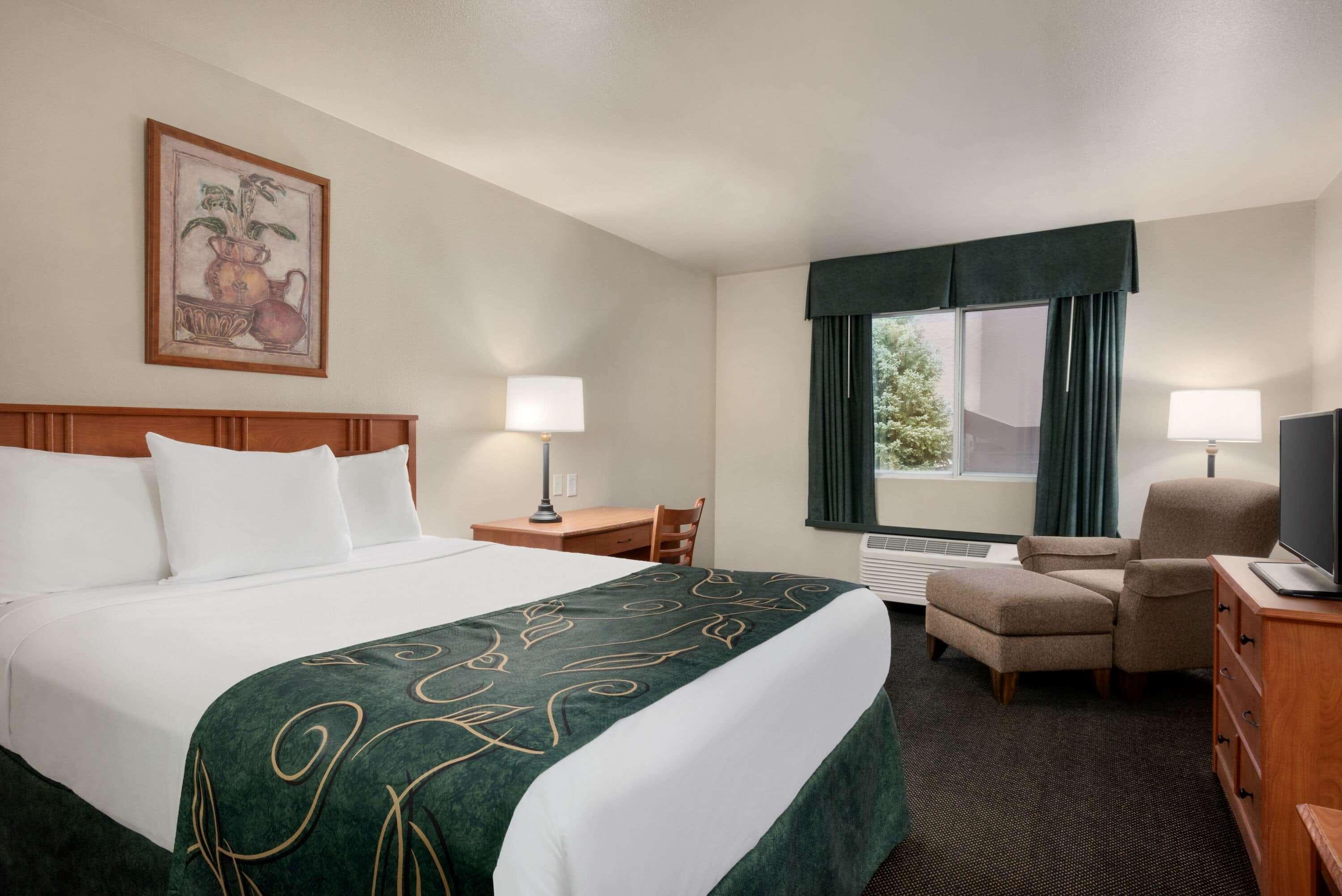 Travelodge By Wyndham Clinton Valley West Court Bagian luar foto
