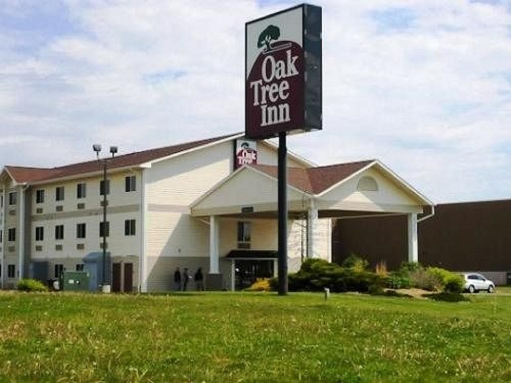 Travelodge By Wyndham Clinton Valley West Court Bagian luar foto